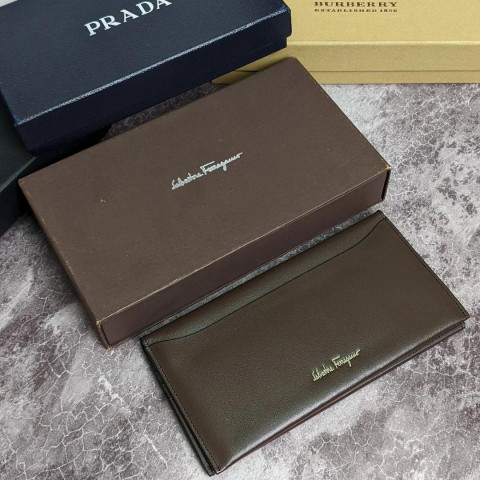 Вертикальное портмоне Ferragamo