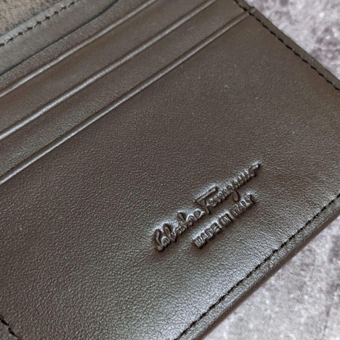 Вертикальное портмоне Ferragamo