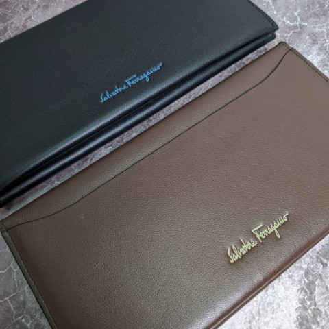 Вертикальное портмоне Ferragamo