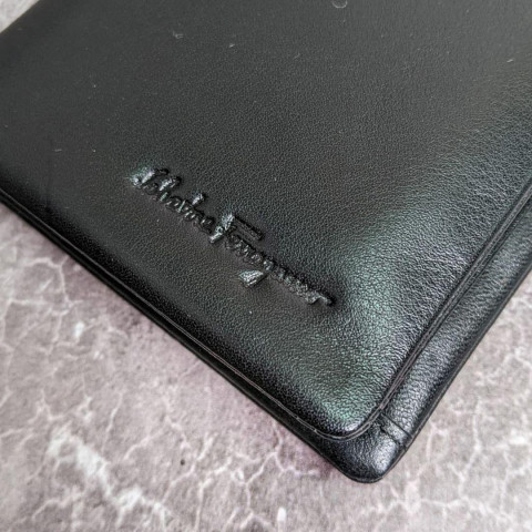 Вертикальное портмоне Ferragamo