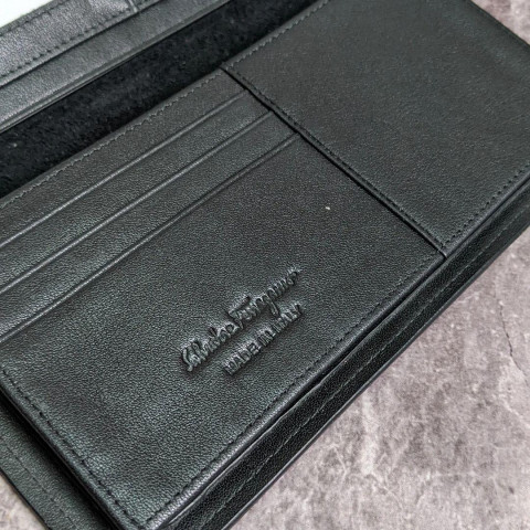 Вертикальное портмоне Ferragamo