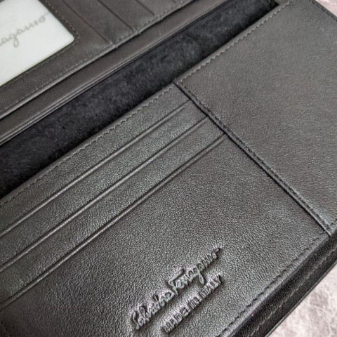 Вертикальное портмоне Ferragamo