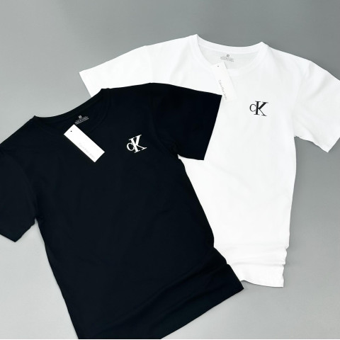 Футболка(біла)+футболка(чорна) Calvine Klein