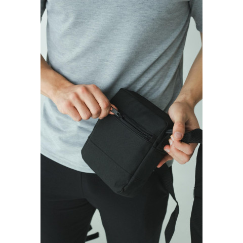 Барсетка чорна без лого маленька